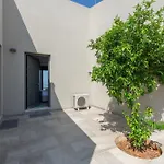 The Olive Hill * Ássos