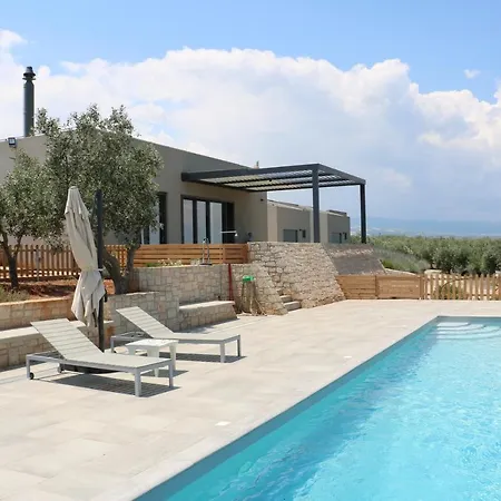 The Olive Hill * Ássos