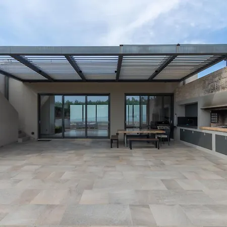 The Olive Hill Ássos