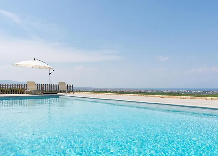 The Olive Hill * Ássos