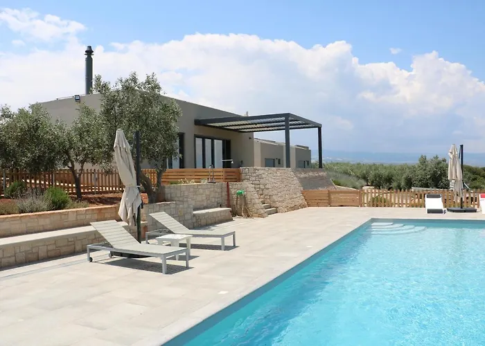 The Olive Hill * Ássos